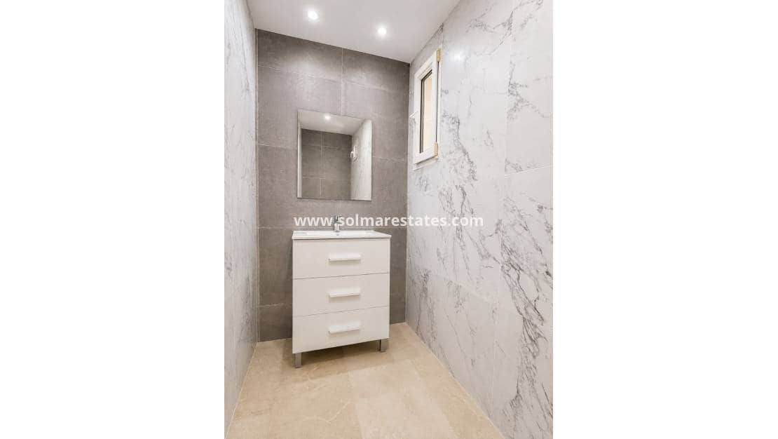 3 soveværelse Villa til salg i Villamartin med swimmingpool - € 529.995 (Ref: 10016916)