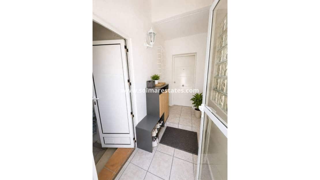 3 soveværelse Villa til salg i Villamartin med swimmingpool - € 529.995 (Ref: 10016916)