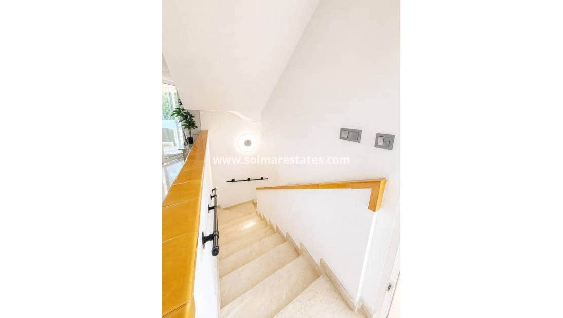 3 soveværelse Villa til salg i Villamartin med swimmingpool - € 529.995 (Ref: 10016916)