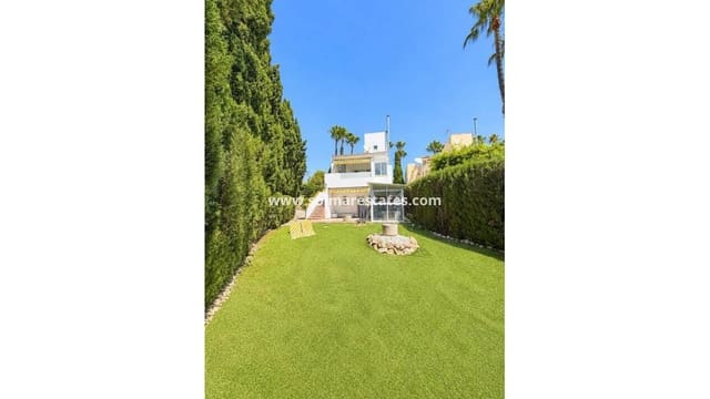 3 soveværelse Villa til salg i Villamartin, Orihuela med swimmingpool - € 529.995 (Ref: 10016916)