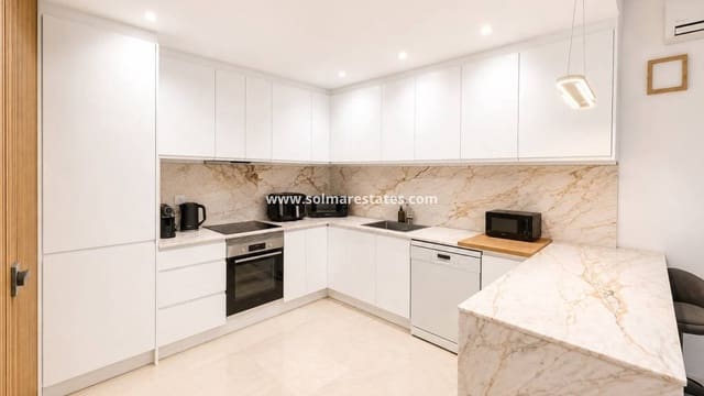 3 soveværelse Villa til salg i Villamartin, Orihuela med swimmingpool - € 529.995 (Ref: 10016916)