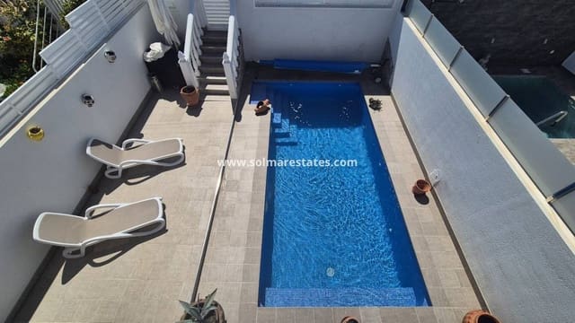 2 sovrum Semi-fristående Villa till salu i San Miguel de Salinas med pool - 240 000 € (Ref: 10016917)