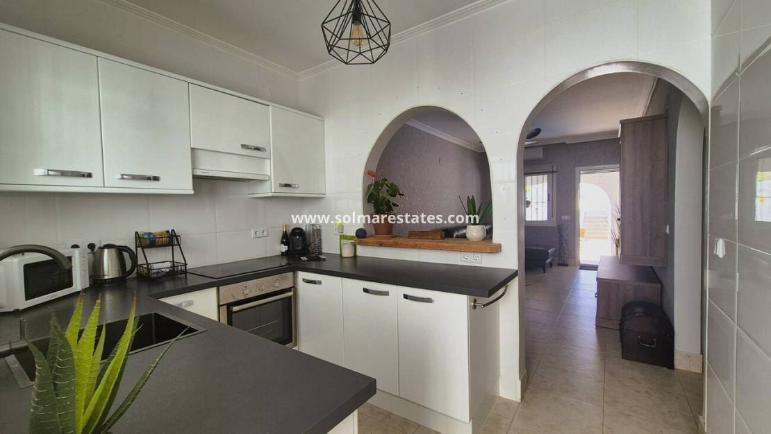 2 sovrum Semi-fristående Villa till salu i San Miguel de Salinas med pool - 240 000 € (Ref: 10016917)
