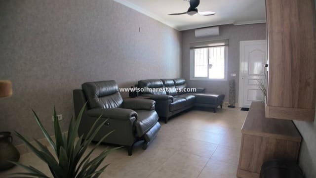 2 sovrum Semi-fristående Villa till salu i San Miguel de Salinas med pool - 240 000 € (Ref: 10016917)
