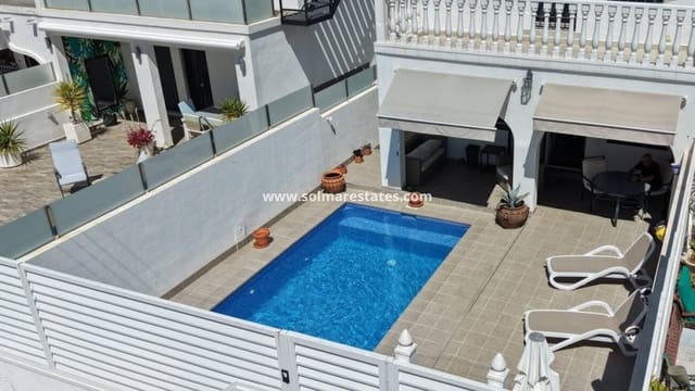 2 sovrum Semi-fristående Villa till salu i San Miguel de Salinas med pool - 240 000 € (Ref: 10016917)