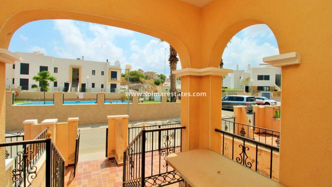 3 soveværelse Byhus til salg i Villamartin med swimmingpool - € 199.950 (Ref: 10019342)