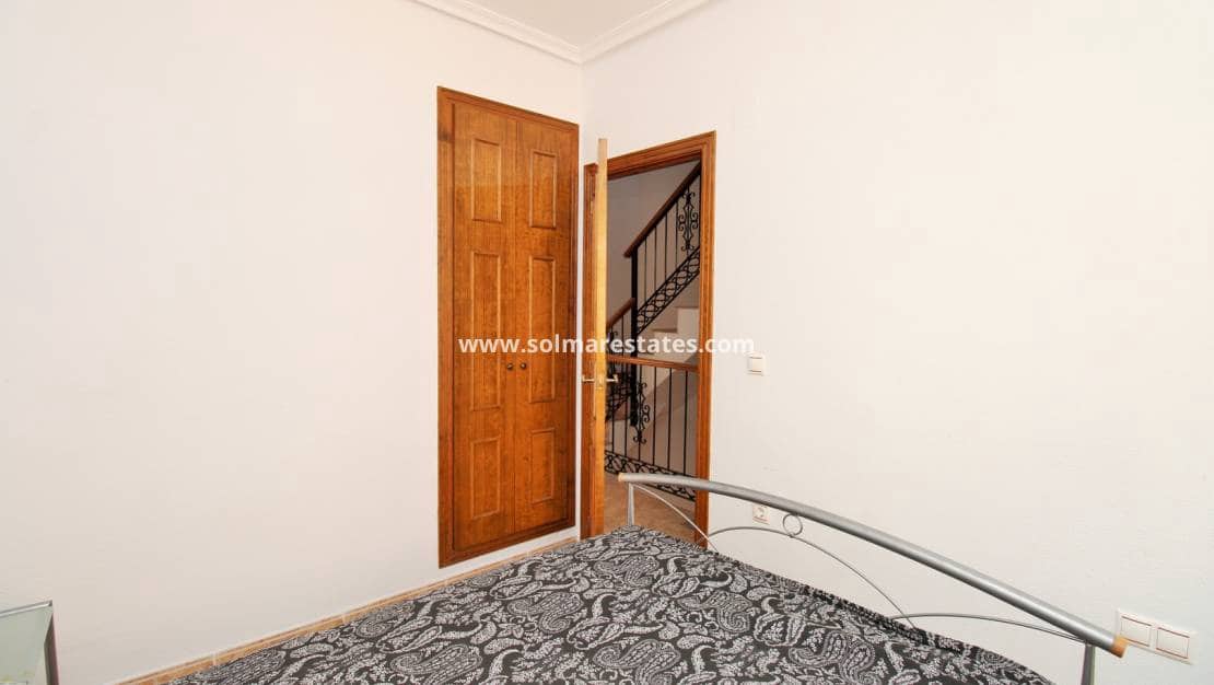 3 soveværelse Byhus til salg i Villamartin med swimmingpool - € 199.950 (Ref: 10019342)