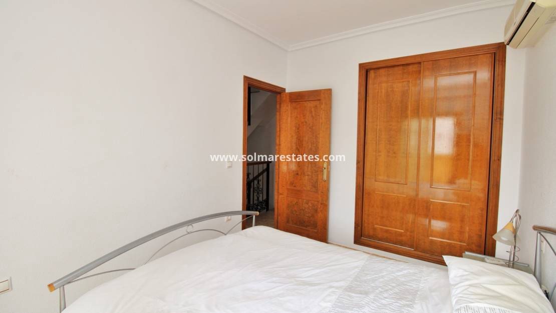 3 soveværelse Byhus til salg i Villamartin med swimmingpool - € 199.950 (Ref: 10019342)