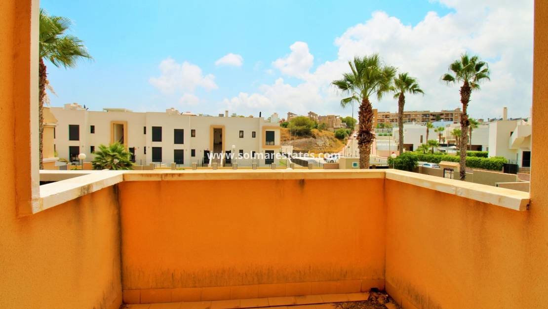 3 soveværelse Byhus til salg i Villamartin med swimmingpool - € 199.950 (Ref: 10019342)