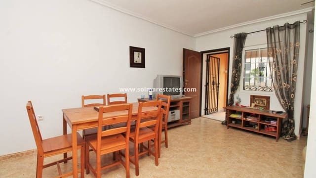 3 soveværelse Byhus til salg i Villamartin, Orihuela med swimmingpool - € 199.950 (Ref: 10019342)