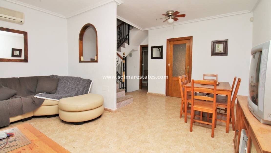 3 soveværelse Byhus til salg i Villamartin med swimmingpool - € 199.950 (Ref: 10019342)