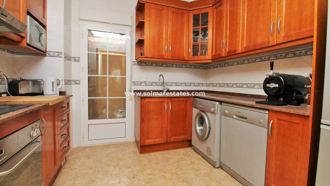 3 soveværelse Byhus til salg i Villamartin med swimmingpool - € 199.950 (Ref: 10019342)