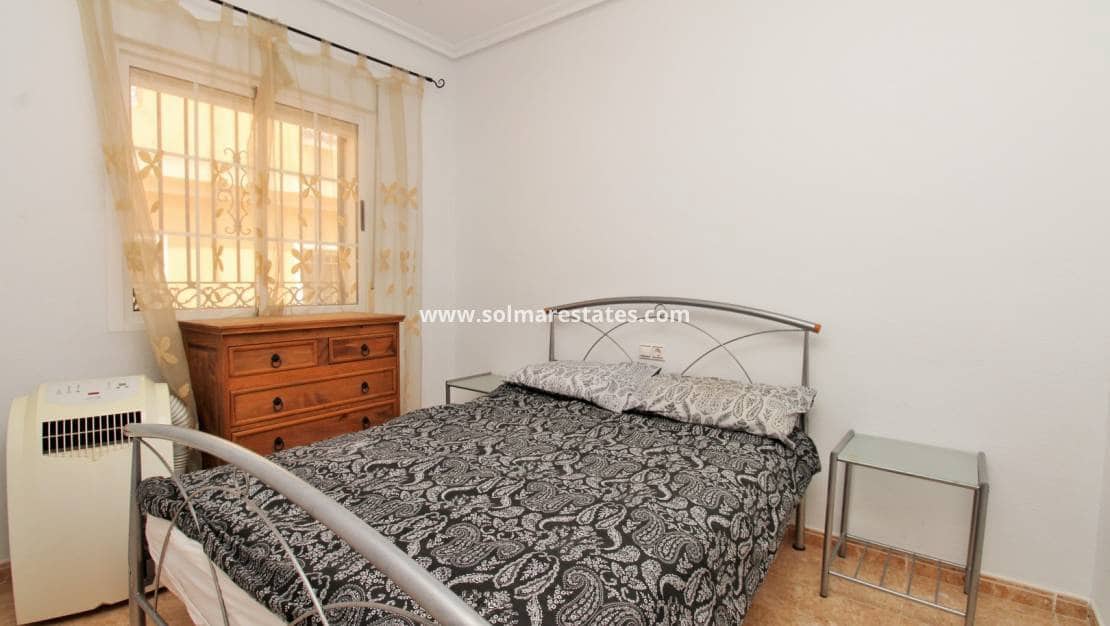 3 soveværelse Byhus til salg i Villamartin med swimmingpool - € 199.950 (Ref: 10019342)