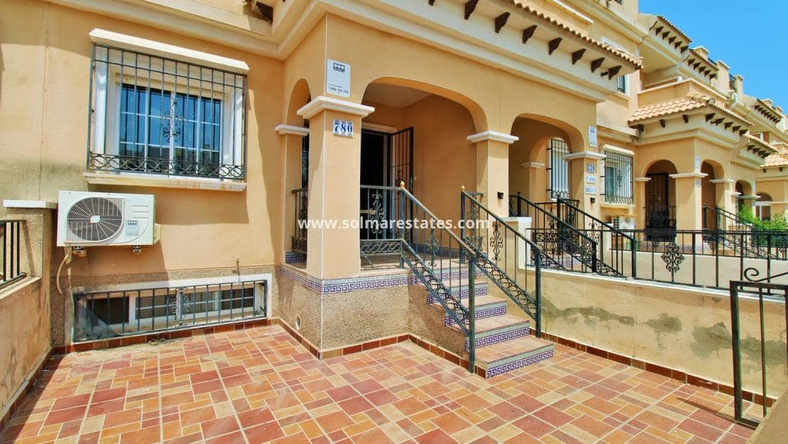 3 soveværelse Byhus til salg i Villamartin med swimmingpool - € 199.950 (Ref: 10019342)
