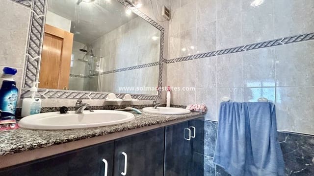 3 soveværelse Lejlighed til salg i La Zenia, Orihuela med swimmingpool - € 195.000 (Ref: 10019793)