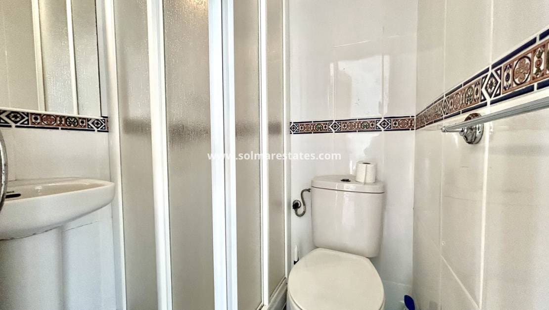 3 soveværelse Lejlighed til salg i La Zenia med swimmingpool - € 195.000 (Ref: 10019793)
