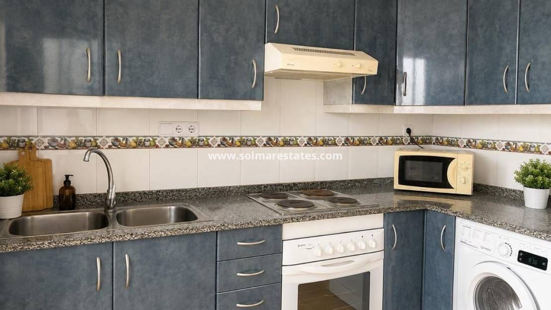 3 soveværelse Lejlighed til salg i La Zenia med swimmingpool - € 195.000 (Ref: 10019793)