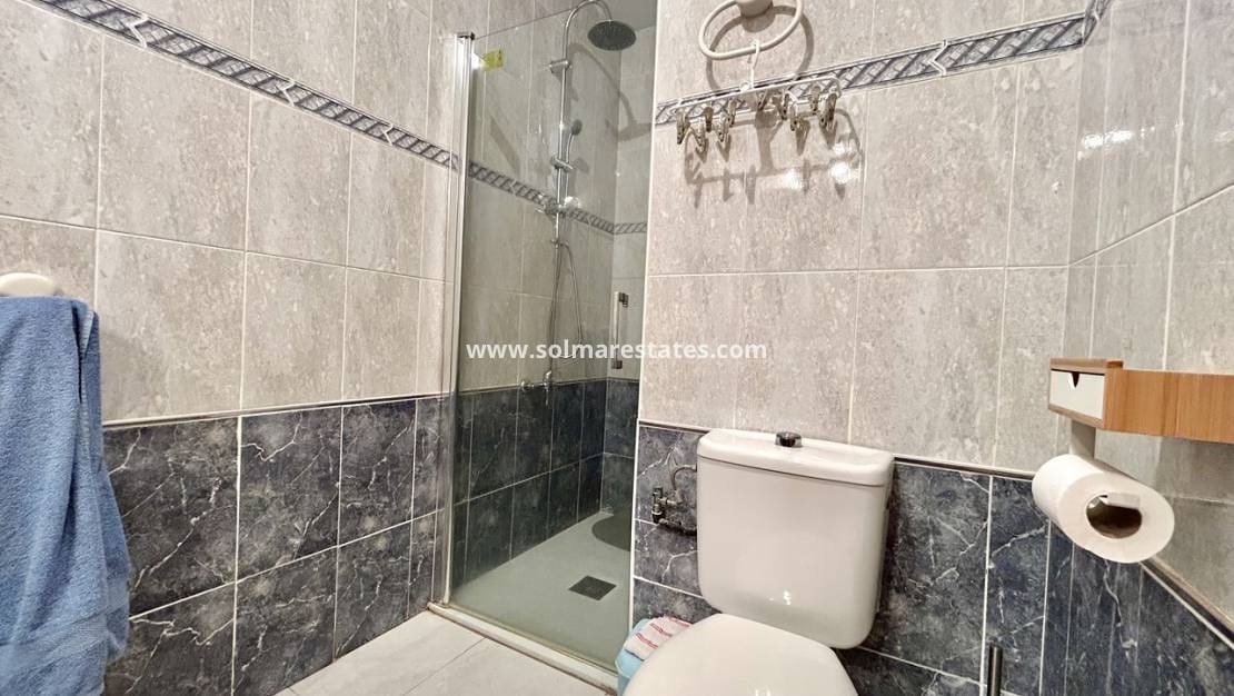 3 soveværelse Lejlighed til salg i La Zenia med swimmingpool - € 195.000 (Ref: 10019793)