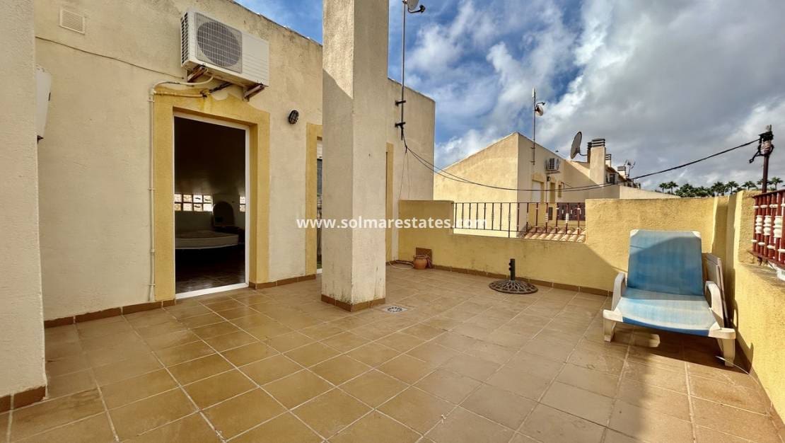 3 soveværelse Lejlighed til salg i La Zenia med swimmingpool - € 195.000 (Ref: 10019793)
