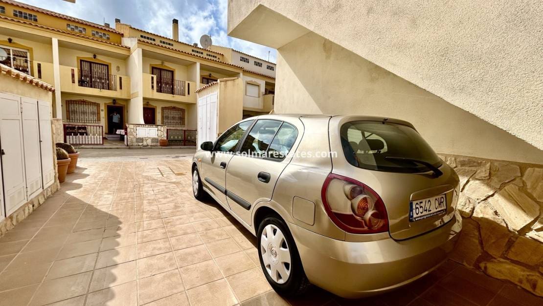 3 soveværelse Lejlighed til salg i La Zenia med swimmingpool - € 195.000 (Ref: 10019793)