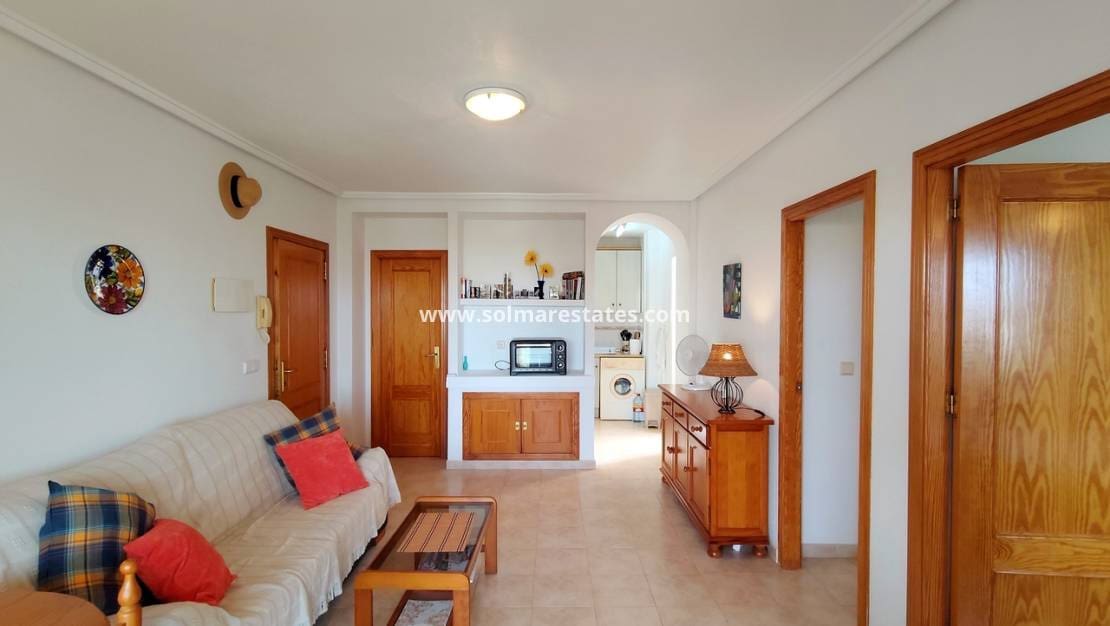 2 Zimmer Apartment zu verkaufen in La Zenia mit Pool - 169.900 € (Ref: 10021198)