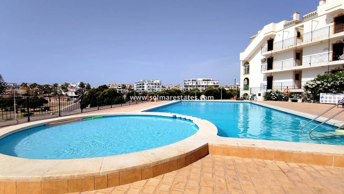 2 Zimmer Apartment zu verkaufen in La Zenia mit Pool - 169.900 € (Ref: 10021198)