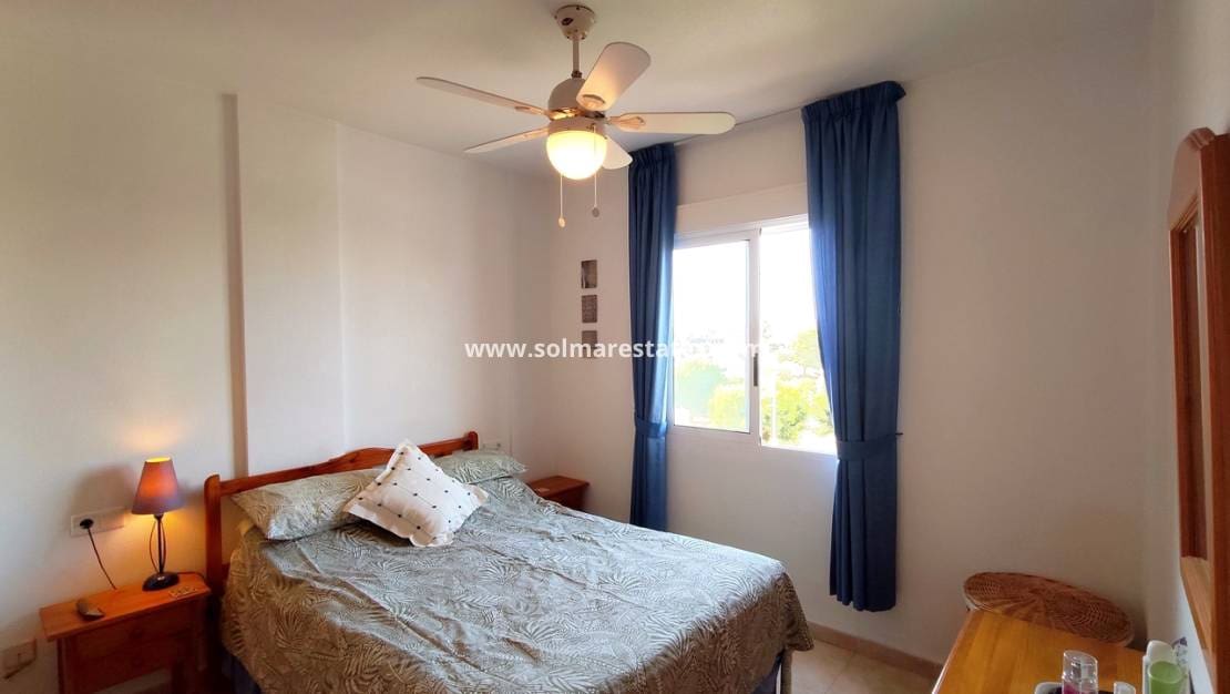 2 Zimmer Apartment zu verkaufen in La Zenia mit Pool - 169.900 € (Ref: 10021198)