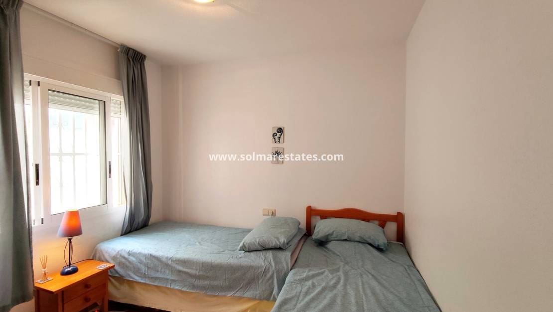 2 Zimmer Apartment zu verkaufen in La Zenia mit Pool - 169.900 € (Ref: 10021198)