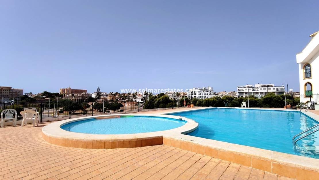 2 Zimmer Apartment zu verkaufen in La Zenia mit Pool - 169.900 € (Ref: 10021198)