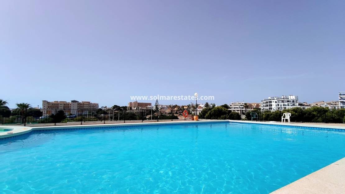 2 Zimmer Apartment zu verkaufen in La Zenia mit Pool - 169.900 € (Ref: 10021198)