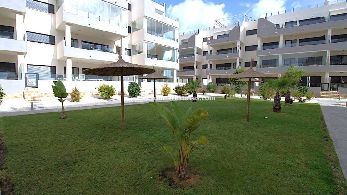 2 soverom Leilighet til salgs i Villamartin med svømmebasseng - € 329 000 (Ref: 10021348)