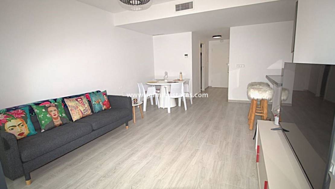 2 soverom Leilighet til salgs i Villamartin med svømmebasseng - € 329 000 (Ref: 10021348)