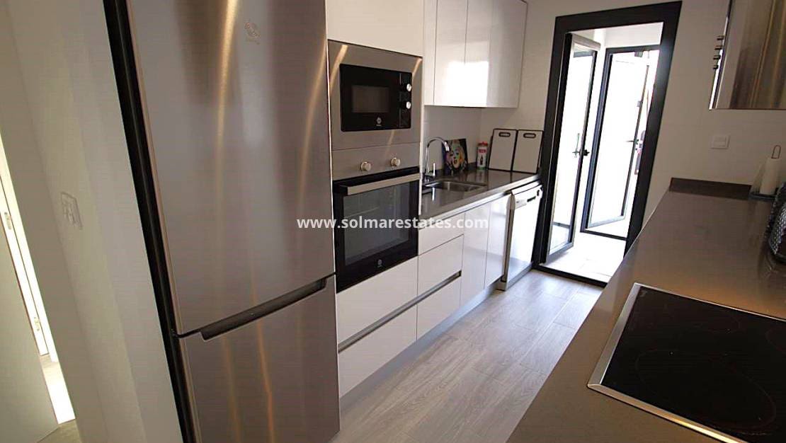 2 soverom Leilighet til salgs i Villamartin med svømmebasseng - € 329 000 (Ref: 10021348)