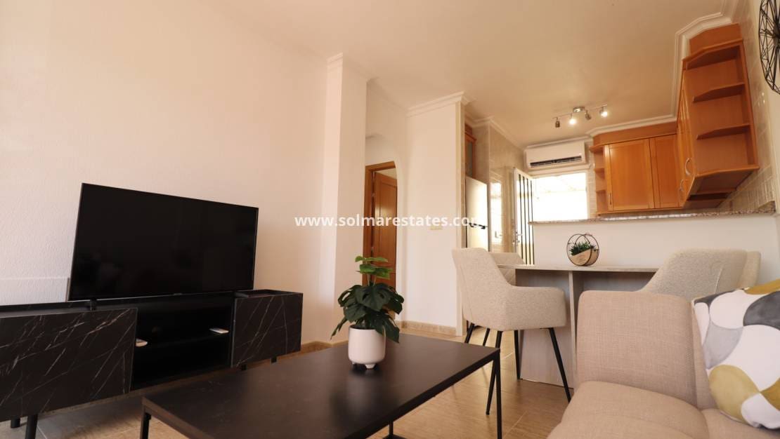 2 Zimmer Bungalow zu verkaufen in Algorfa mit Pool - 164.950 € (Ref: 10021349)