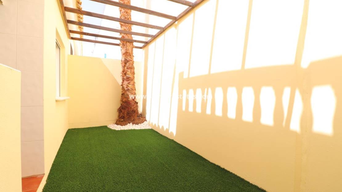 2 Zimmer Bungalow zu verkaufen in Algorfa mit Pool - 164.950 € (Ref: 10021349)