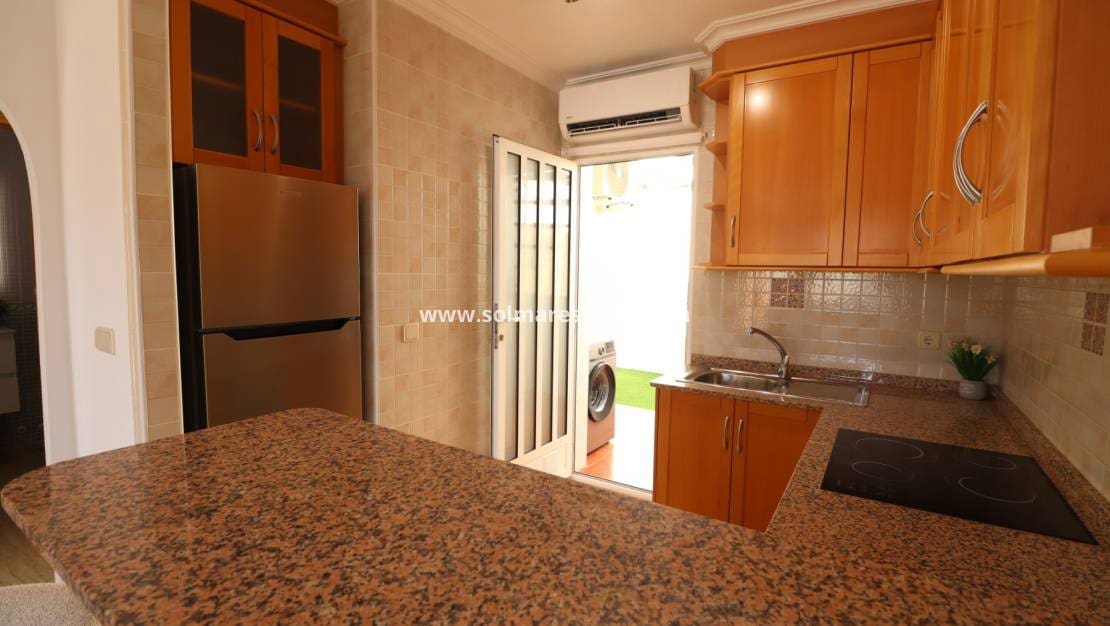 2 Zimmer Bungalow zu verkaufen in Algorfa mit Pool - 164.950 € (Ref: 10021349)