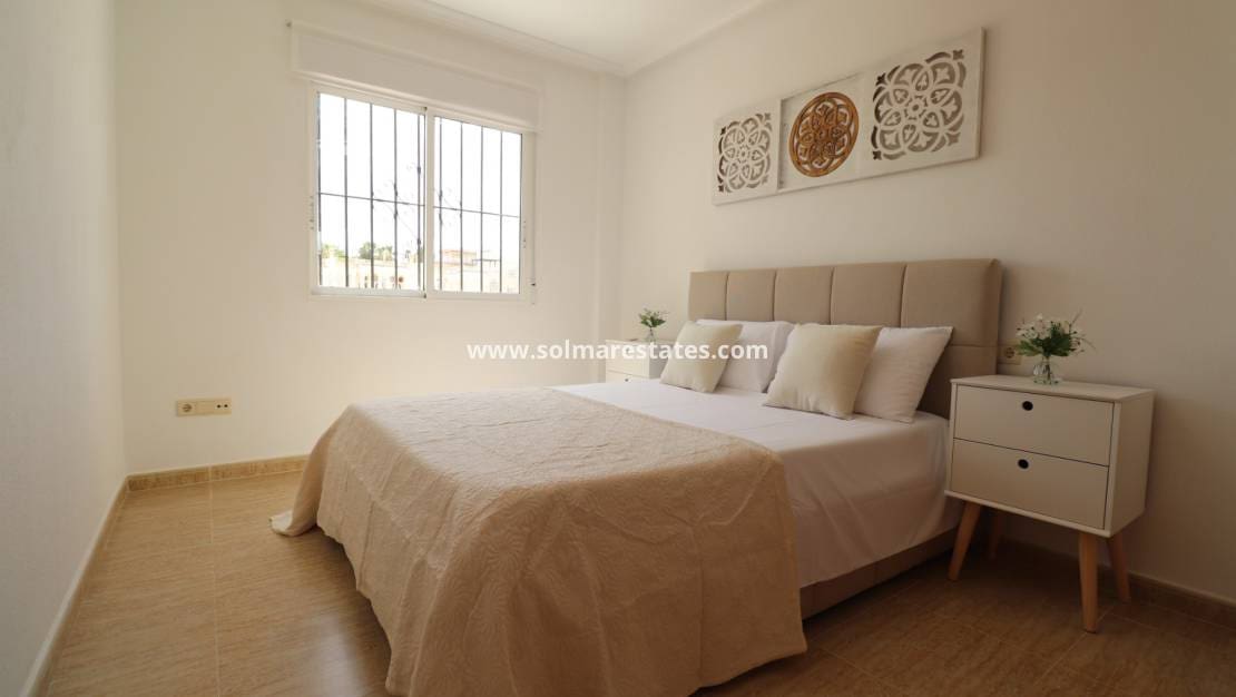 2 Zimmer Bungalow zu verkaufen in Algorfa mit Pool - 164.950 € (Ref: 10021349)