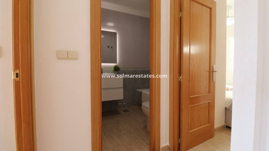 2 Zimmer Bungalow zu verkaufen in Algorfa mit Pool - 164.950 € (Ref: 10021349)