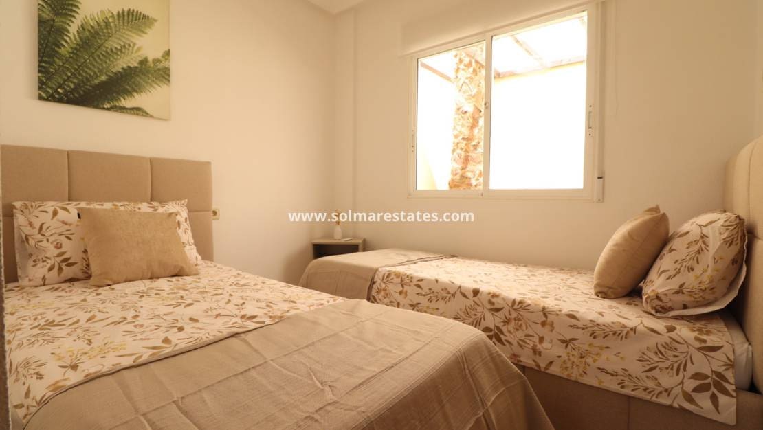 2 Zimmer Bungalow zu verkaufen in Algorfa mit Pool - 164.950 € (Ref: 10021349)