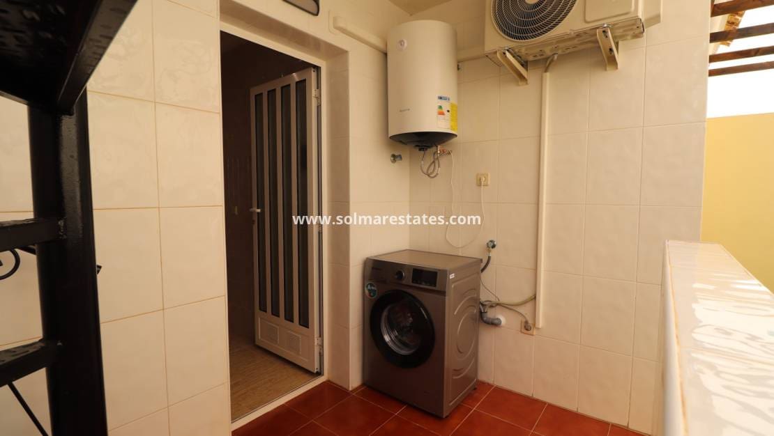 2 Zimmer Bungalow zu verkaufen in Algorfa mit Pool - 164.950 € (Ref: 10021349)