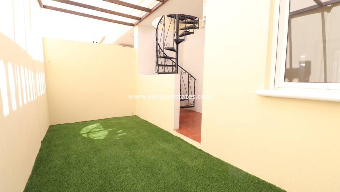 2 Zimmer Bungalow zu verkaufen in Algorfa mit Pool - 164.950 € (Ref: 10021349)