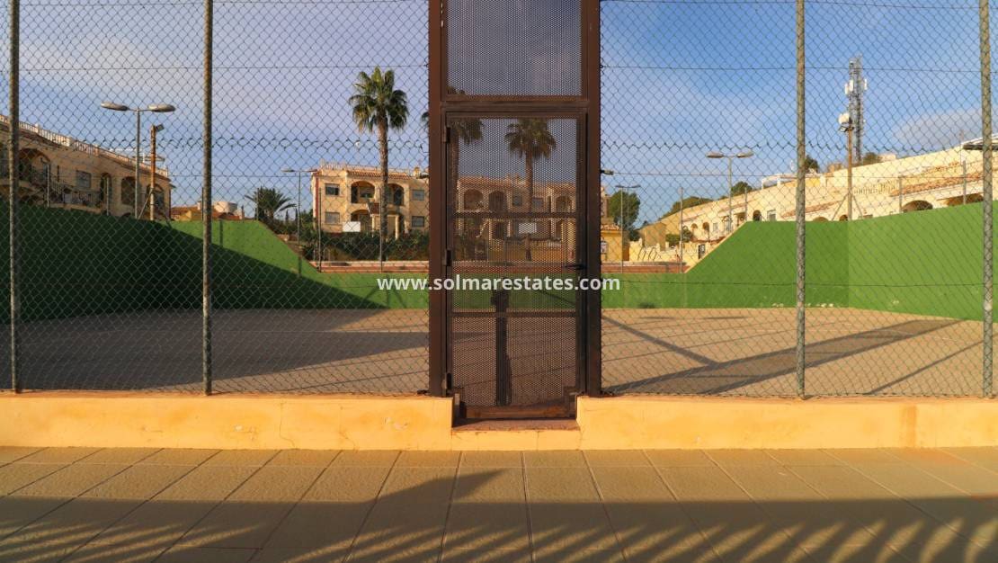 2 Zimmer Bungalow zu verkaufen in Algorfa mit Pool - 164.950 € (Ref: 10021349)