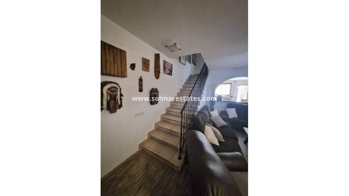 3 makuuhuone Omakotitalo myytävänä paikassa Los Balcones - 320 000 € (Ref: 10021353)