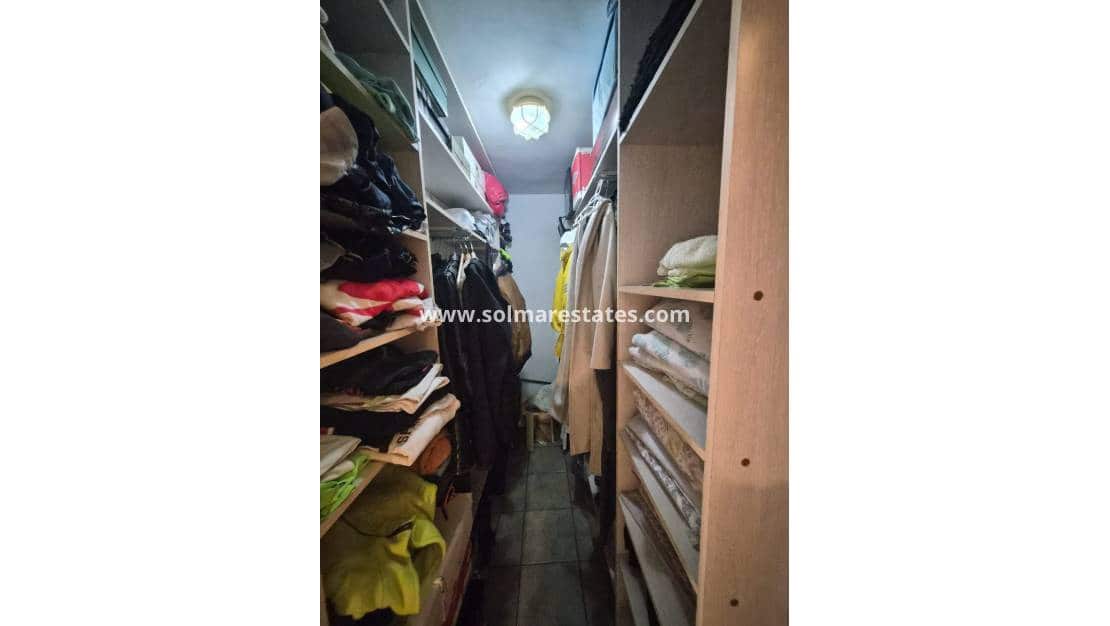3 makuuhuone Omakotitalo myytävänä paikassa Los Balcones - 320 000 € (Ref: 10021353)