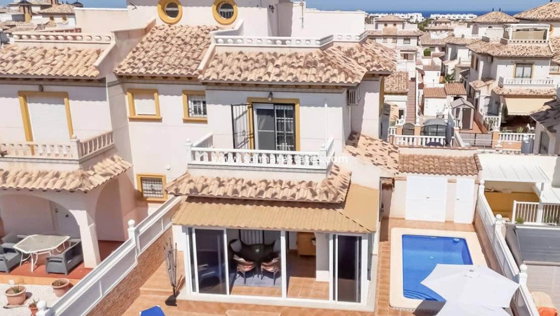 3 quarto Moradia Geminada para venda em Cabo Roig com piscina - 315 000 € (Ref: 10021716)