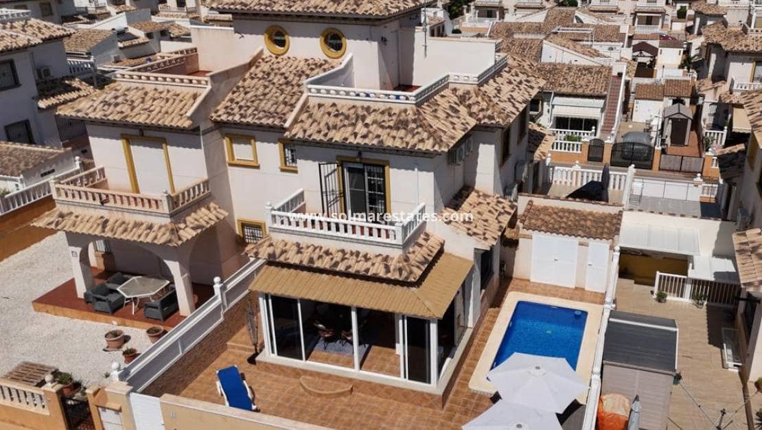 3 quarto Moradia Geminada para venda em Cabo Roig com piscina - 315 000 € (Ref: 10021716)