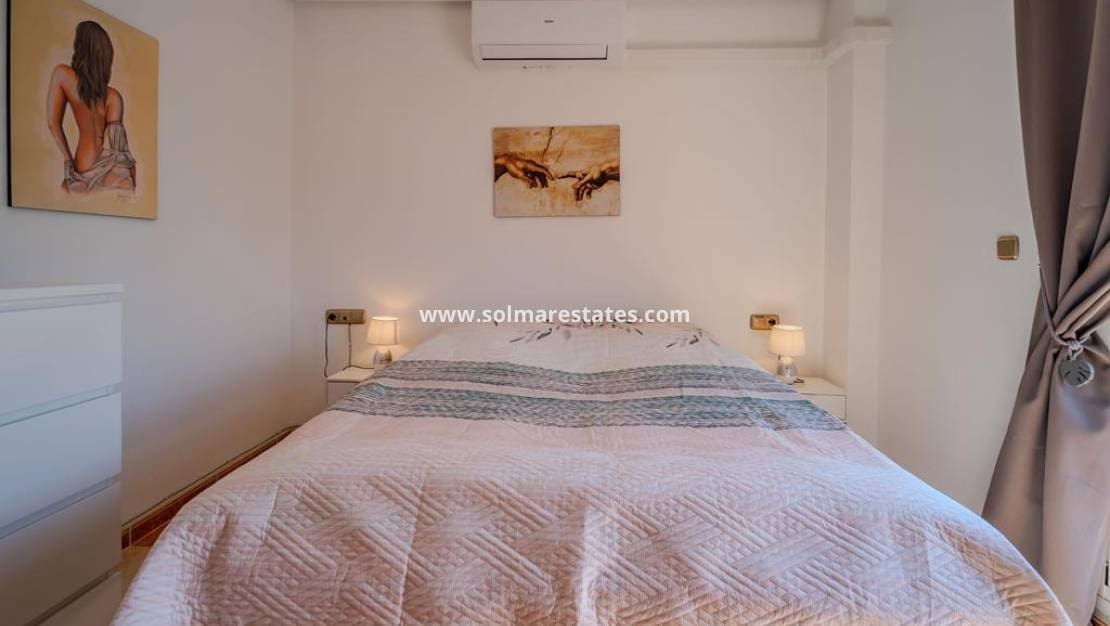 3 quarto Moradia Geminada para venda em Cabo Roig com piscina - 315 000 € (Ref: 10021716)