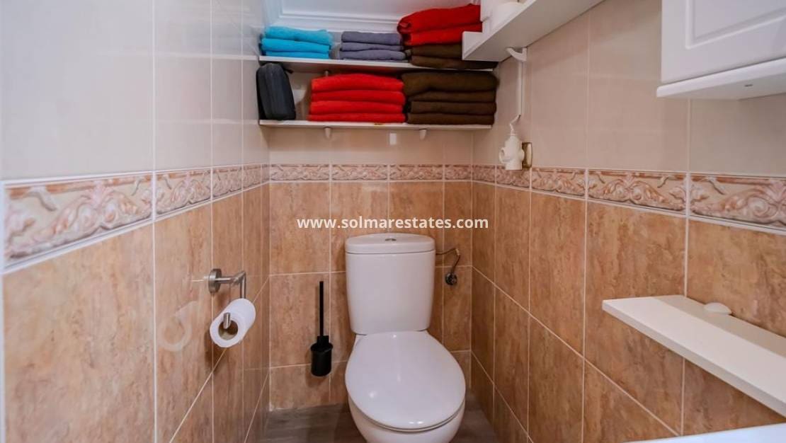 3 quarto Moradia Geminada para venda em Cabo Roig com piscina - 315 000 € (Ref: 10021716)