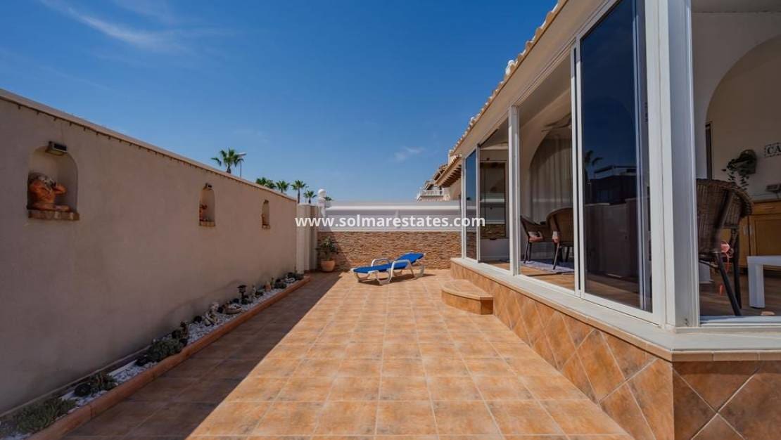 3 quarto Moradia Geminada para venda em Cabo Roig com piscina - 315 000 € (Ref: 10021716)