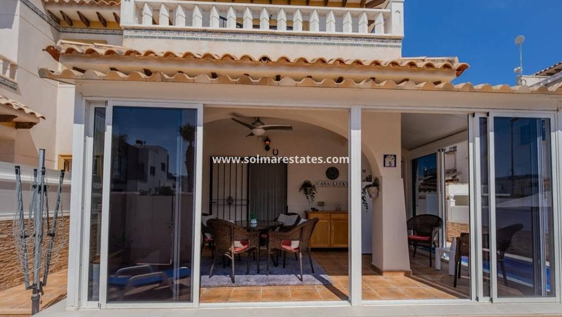 3 quarto Moradia Geminada para venda em Cabo Roig com piscina - 315 000 € (Ref: 10021716)